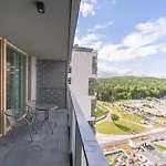 Prestige Modern Tower Apartment *