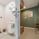 Prestige Modern Tower Apartment *