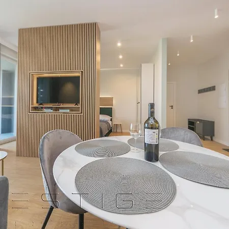 Prestige Modern Tower アパート *