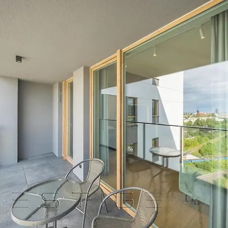 Prestige Modern Tower Apartment *