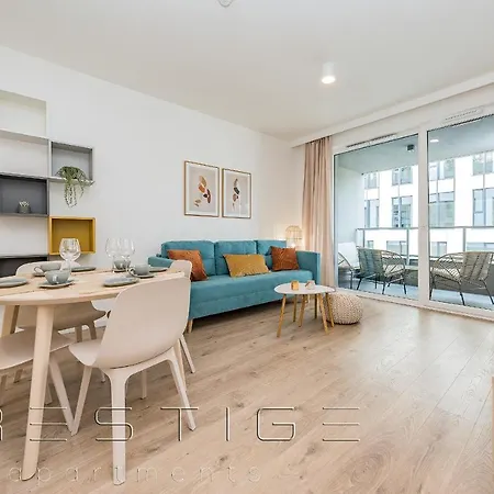 Prestige Modern Tower Apartment Gdynia