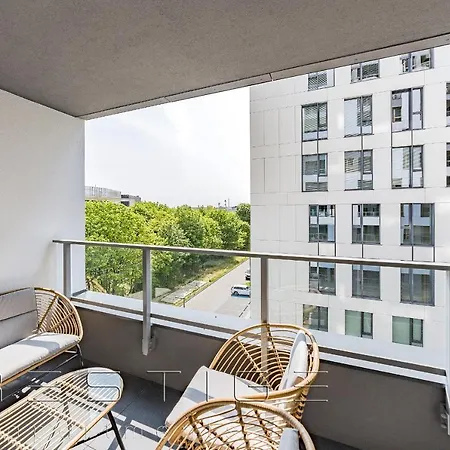 Prestige Modern Tower * グディニャ