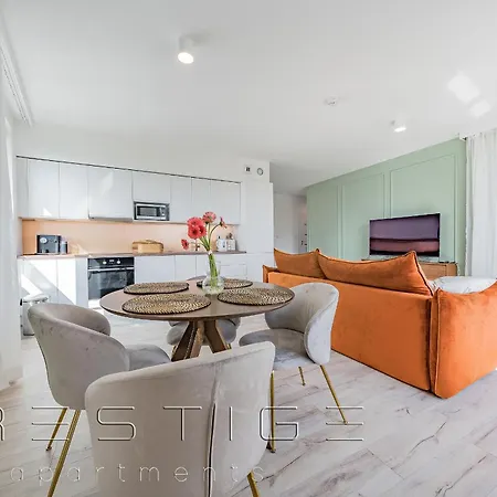 Prestige Modern Tower Apartment *