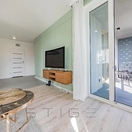 Prestige Modern Tower * グディニャ